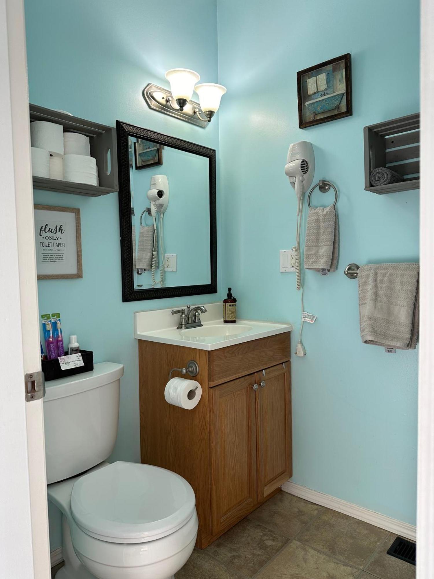 Westshore Garden Escape Apartment *